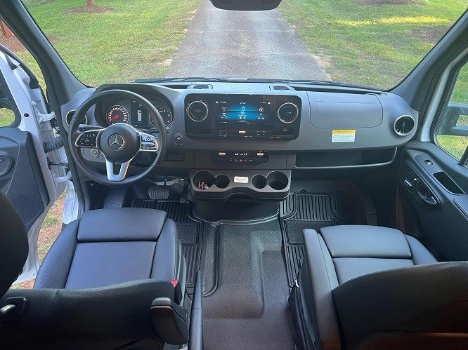 2020 Mercedes-Benz VS30 Sprinter - Image 9 of 17