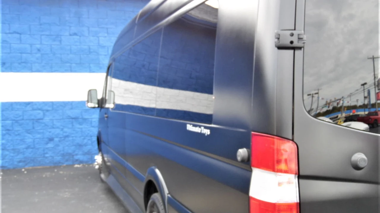 2020 Mercedes-Benz VS30 Sprinter - Image 15 of 21
