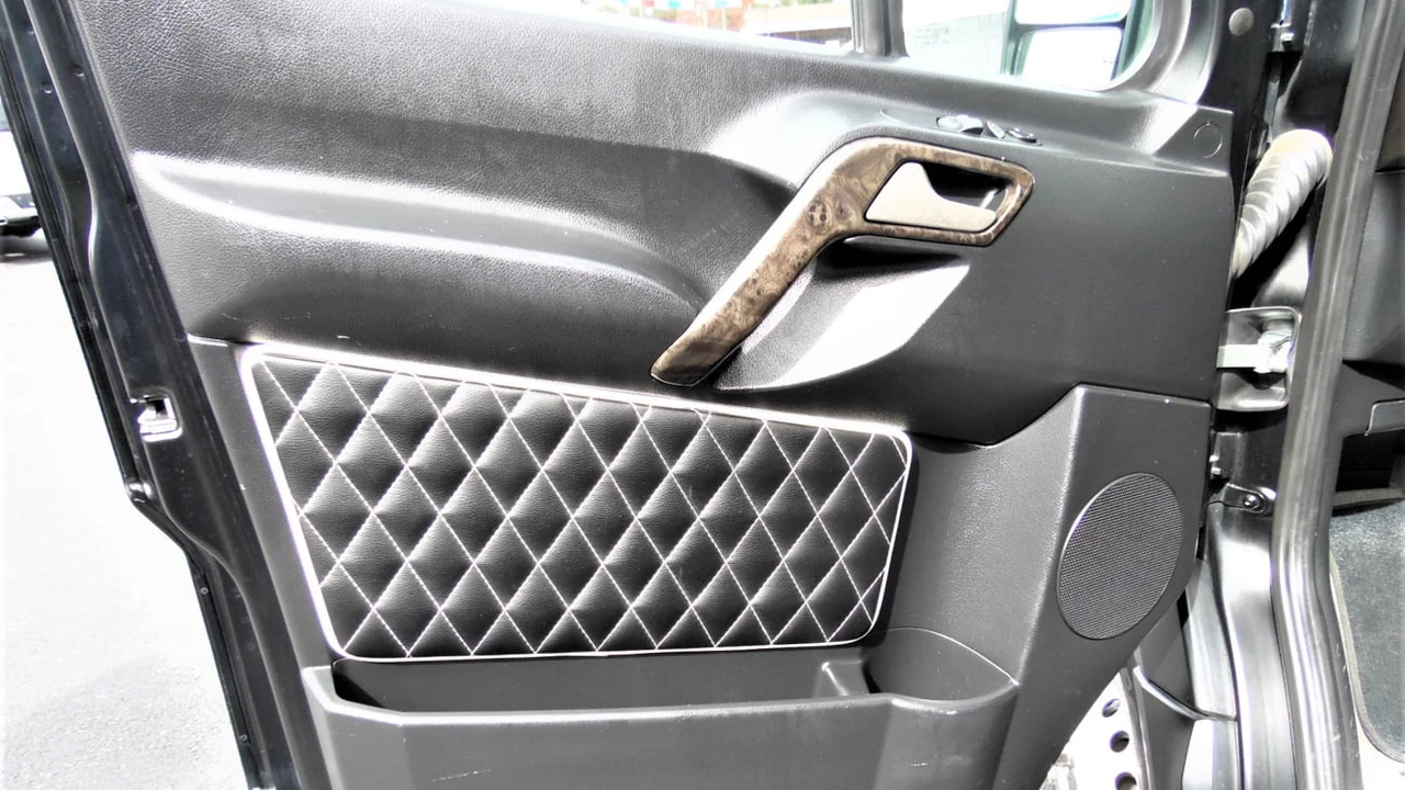 2020 Mercedes-Benz VS30 Sprinter - Image 8 of 21