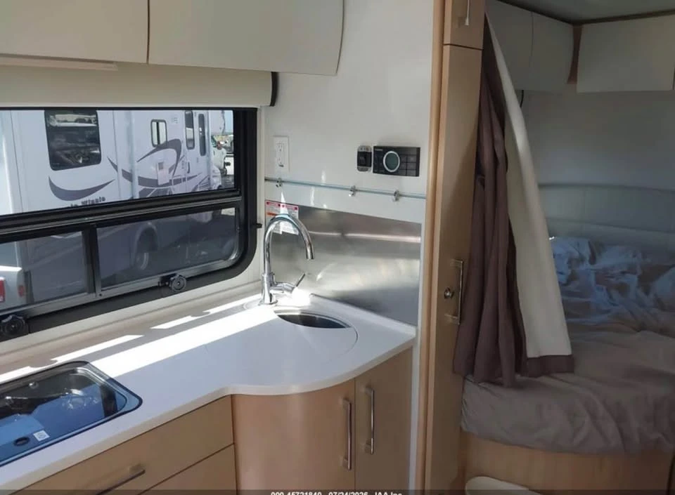 2020 Mercedes-Benz VS30 Sprinter - Image 11 of 12