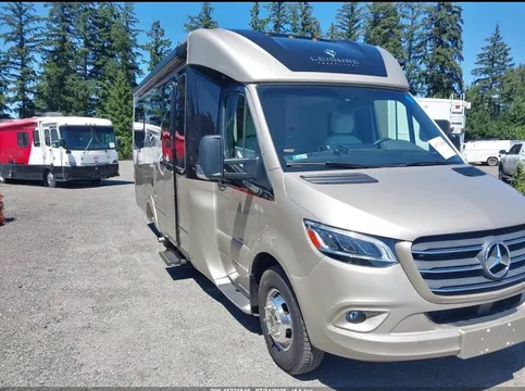2020 Mercedes-Benz Unity U24CB
