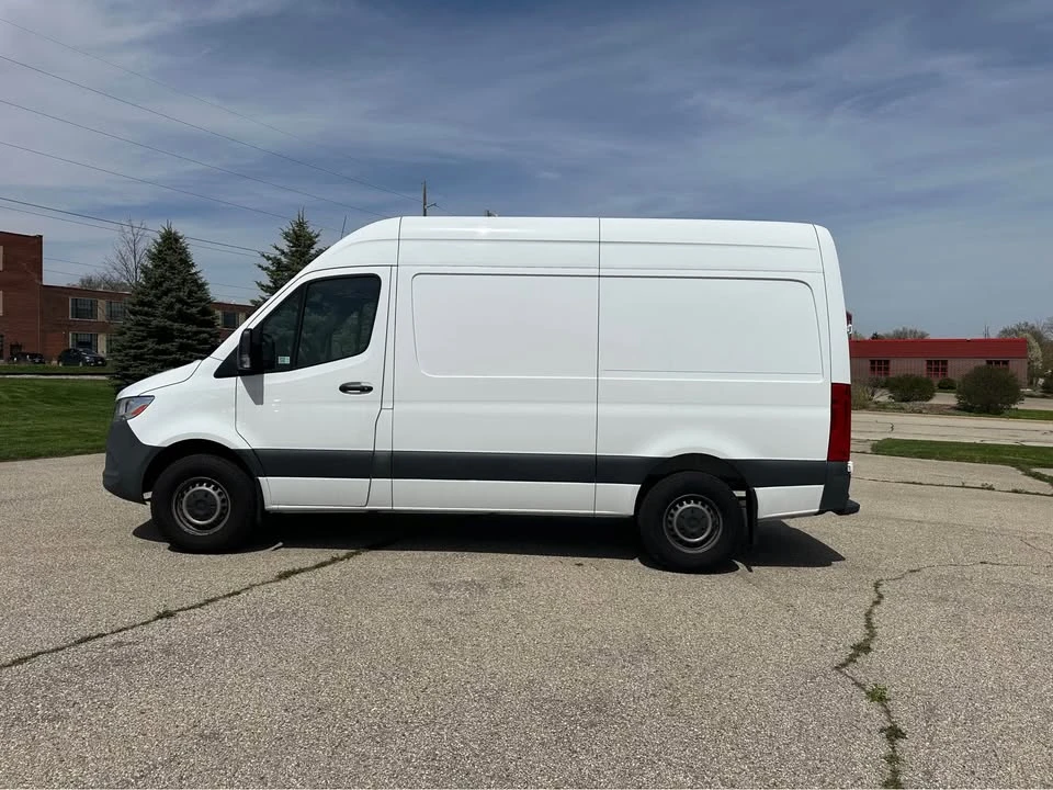 2020 Mercedes-Benz VS30 Sprinter - Image 2 of 19