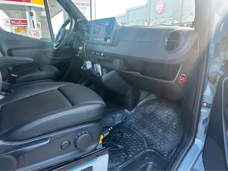 2020 Mercedes-Benz VS30 Sprinter - Image 9 of 10