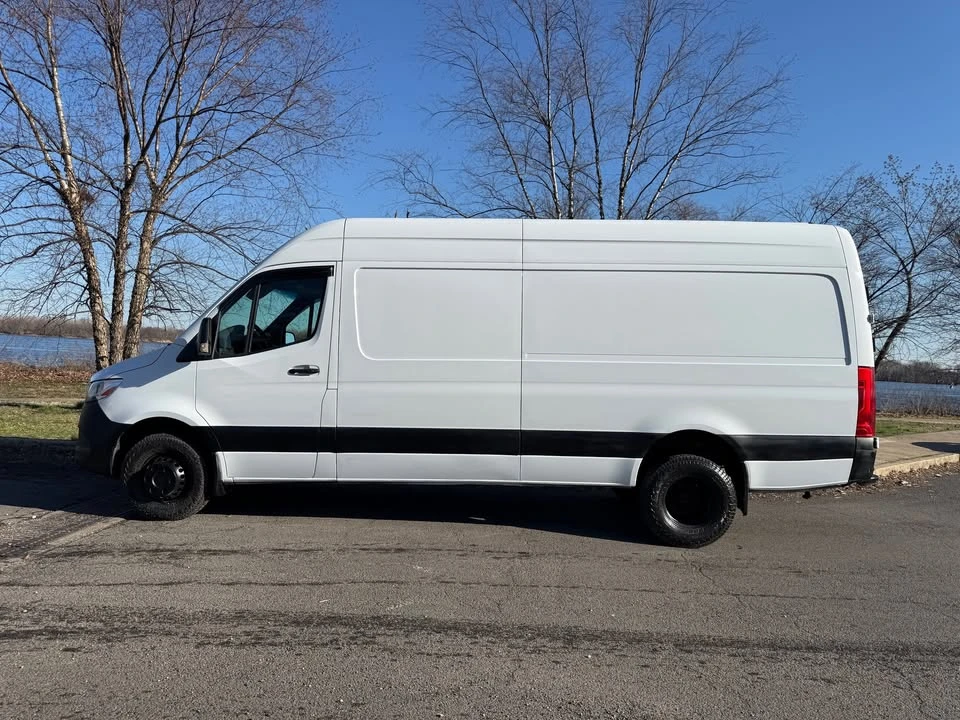 2020 Mercedes-Benz VS30 Sprinter - Image 2 of 20