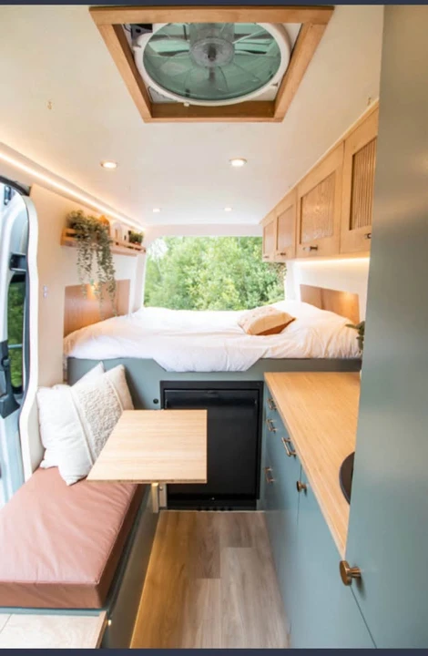 2020 Mercedes-Benz VS30 Sprinter - Image 2 of 10