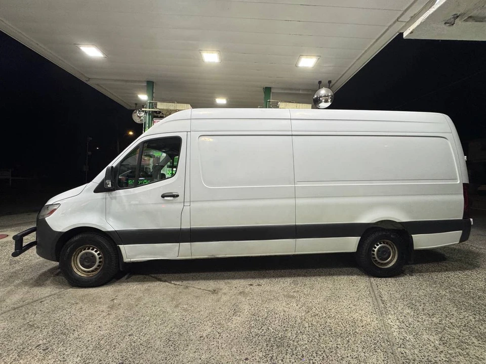 2020 Mercedes-Benz VS30 Sprinter - Image 2 of 12