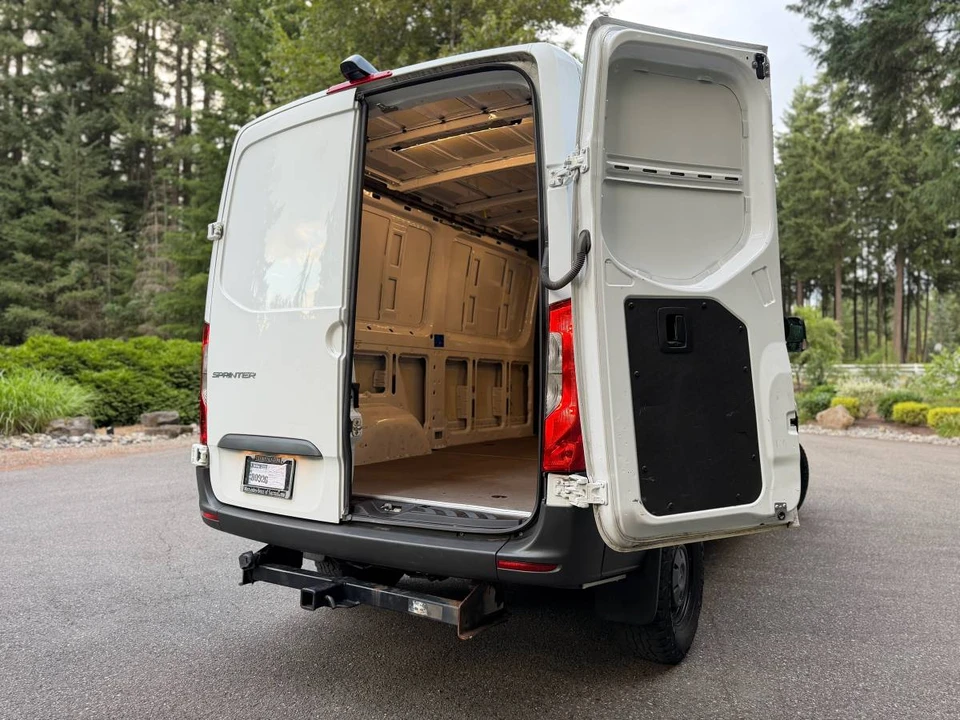 2020 Mercedes-Benz VS30 Sprinter - Image 15 of 24