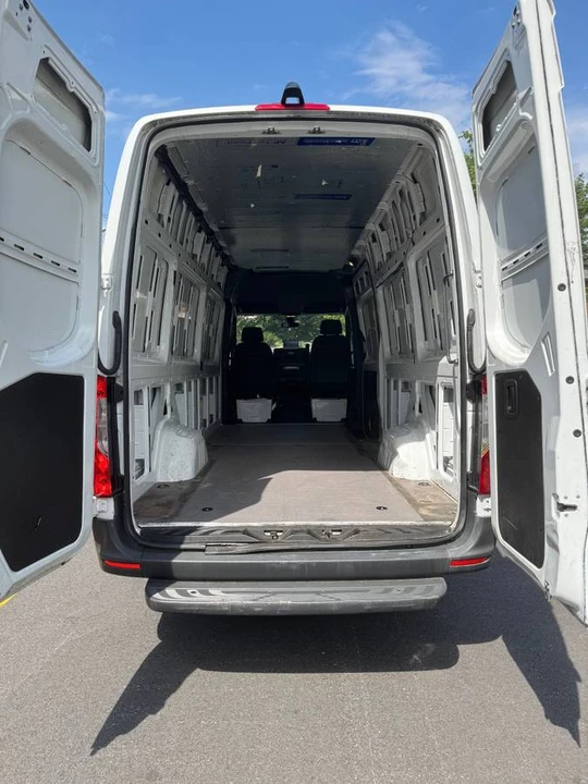 2020 Mercedes-Benz VS30 Sprinter - Image 10 of 11