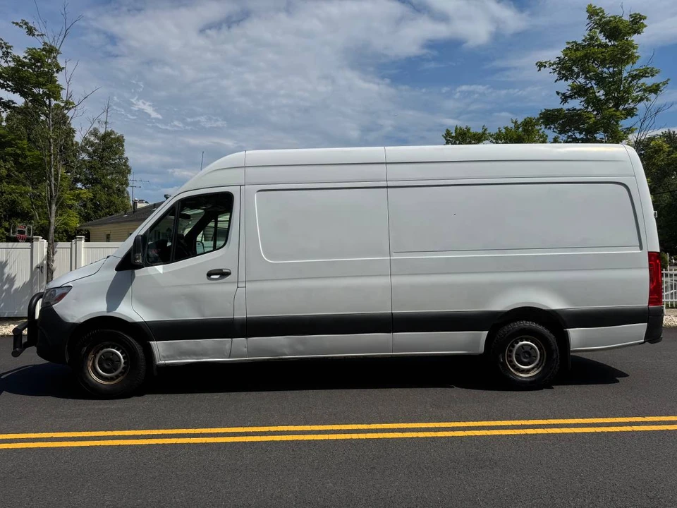 2020 Mercedes-Benz VS30 Sprinter - Image 2 of 11