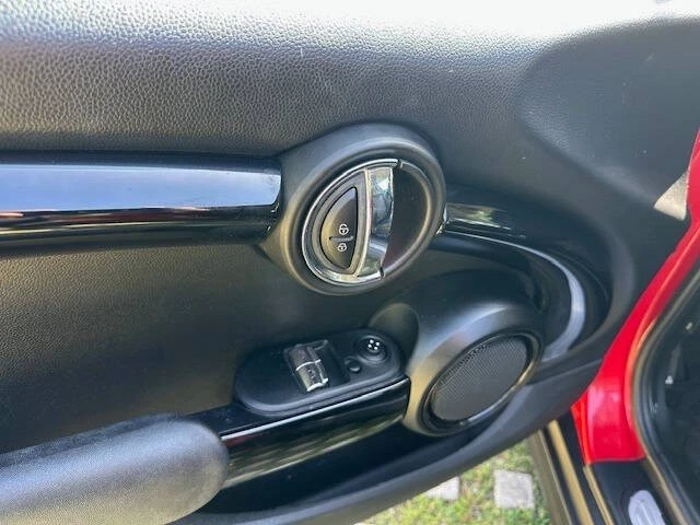 2020 Mini Mini Cooper S 3rd Gen - Image 8 of 21