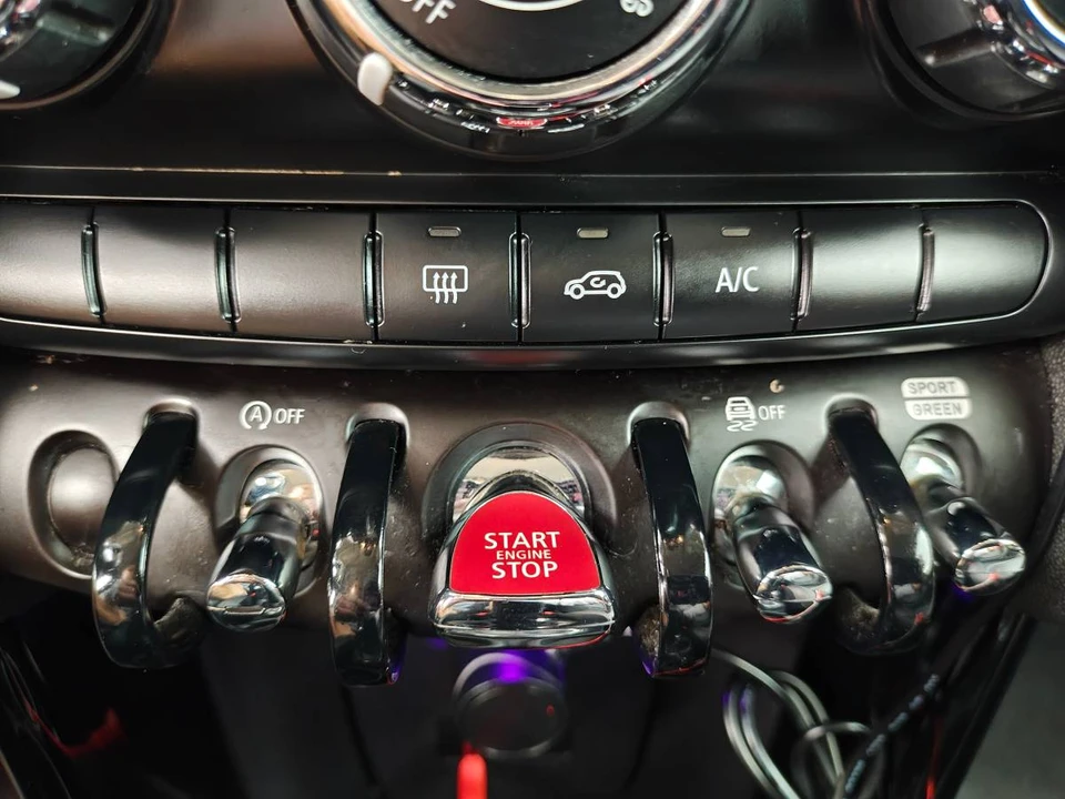 2020 Mini Mini Cooper S 3rd Gen - Image 17 of 20