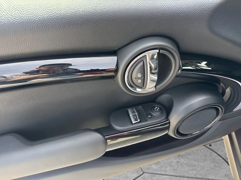 2020 Mini Mini 3rd Gen - Image 21 of 30