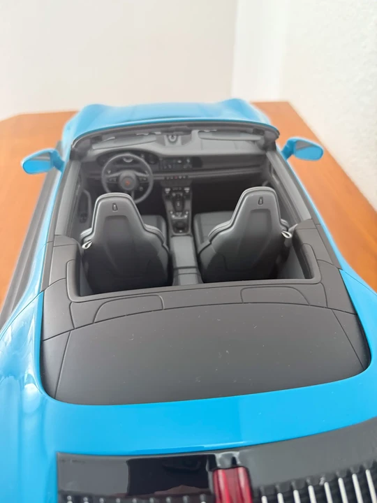 2020 Porsche 992 Carrera 4S - Image 24 of 31