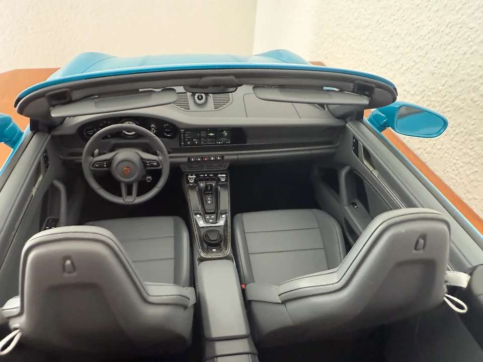 2020 Porsche 992 Carrera 4S - Image 26 of 31