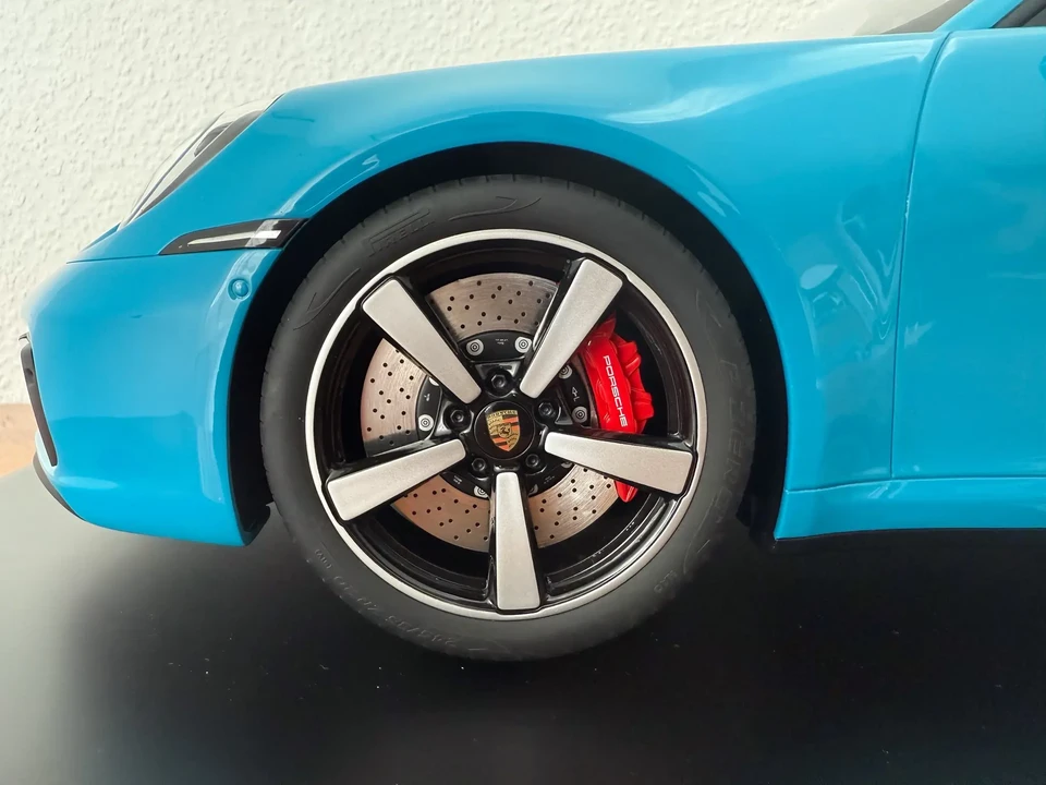 2020 Porsche 992 Carrera 4S - Image 22 of 31