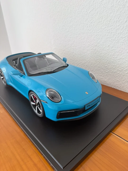 2020 Porsche 992 Carrera 4S - Image 11 of 31