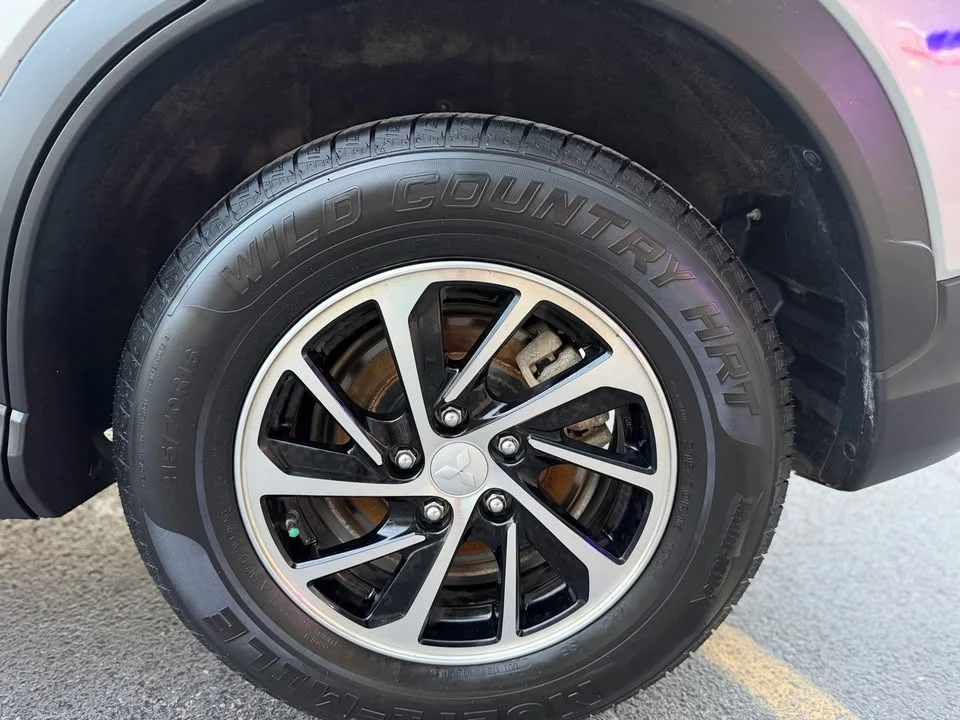 2020 Mitsubishi Eclipse Cross - Image 10 of 20