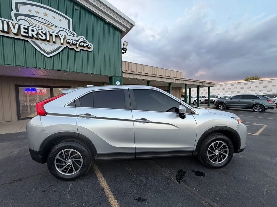 2020 Mitsubishi Eclipse Cross - Image 2 of 20