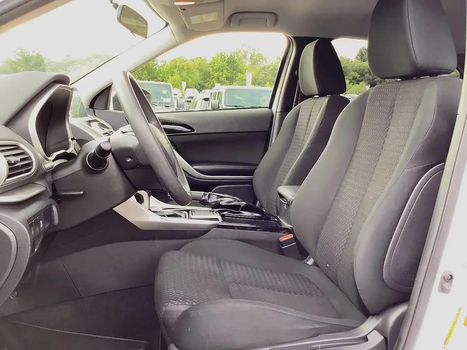 2020 Mitsubishi Eclipse Cross - Image 13 of 18
