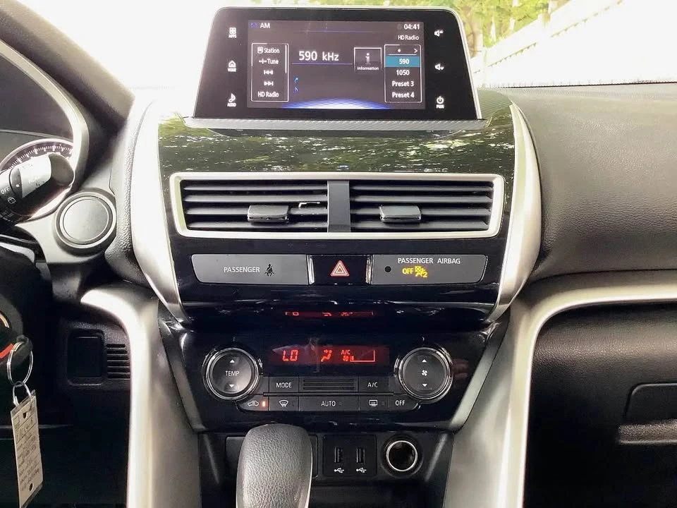 2020 Mitsubishi Eclipse Cross - Image 8 of 18