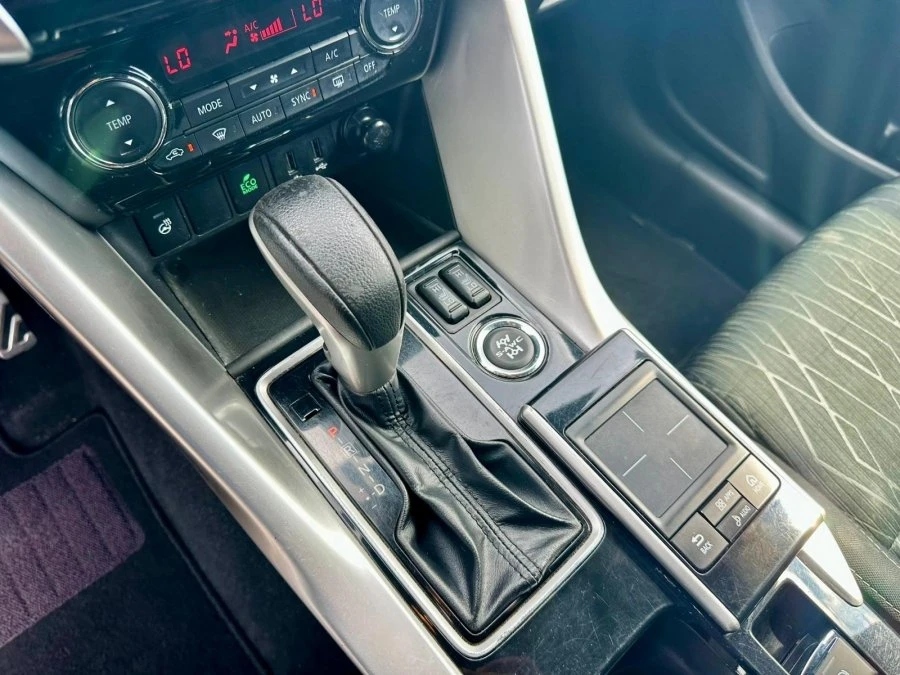 2020 Mitsubishi Eclipse Cross - Image 16 of 20