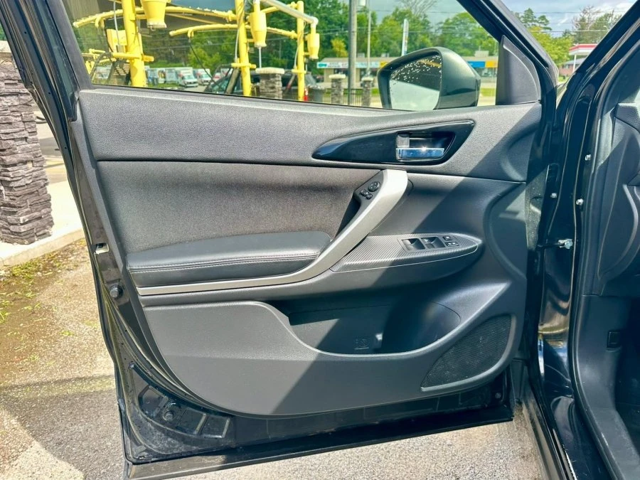 2020 Mitsubishi Eclipse Cross - Image 2 of 20