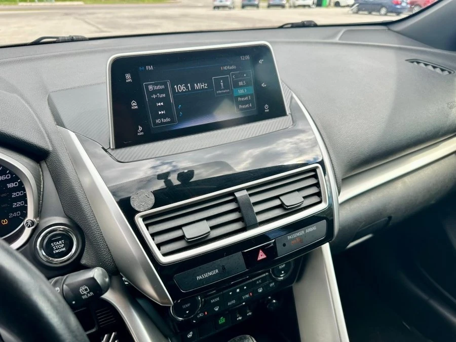 2020 Mitsubishi Eclipse Cross - Image 15 of 20