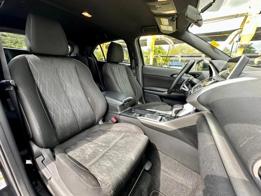 2020 Mitsubishi Eclipse Cross - Image 11 of 17