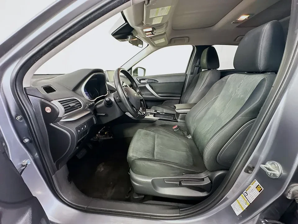 2020 Mitsubishi Eclipse Cross - Image 3 of 8