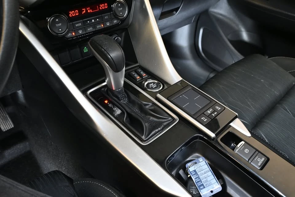 2020 Mitsubishi Eclipse Cross - Image 14 of 20