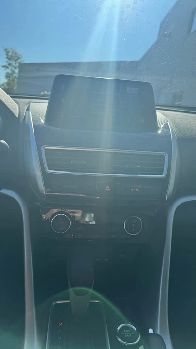 2020 Mitsubishi Eclipse Cross - Image 11 of 15