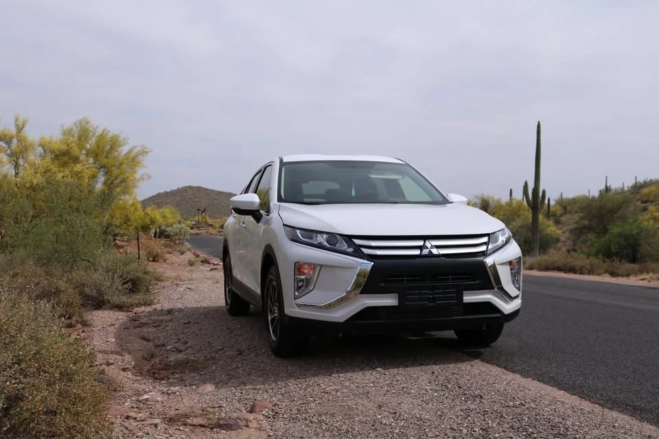 2020 Mitsubishi Eclipse Cross - Image 2 of 9