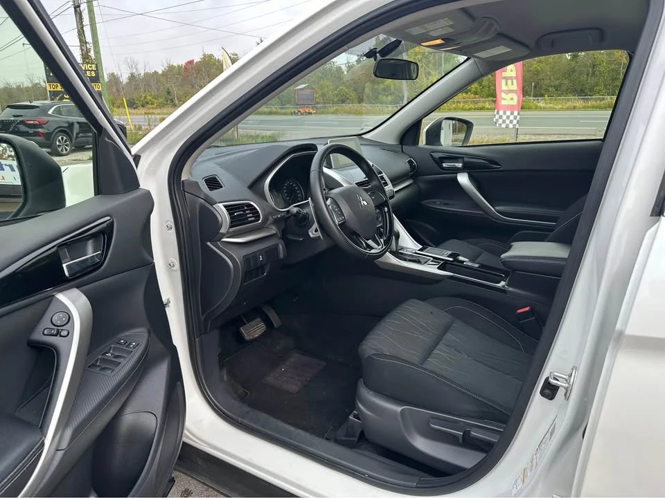 2020 Mitsubishi Eclipse Cross - Image 9 of 18