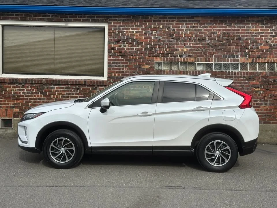 2020 Mitsubishi Eclipse Cross - Image 2 of 17