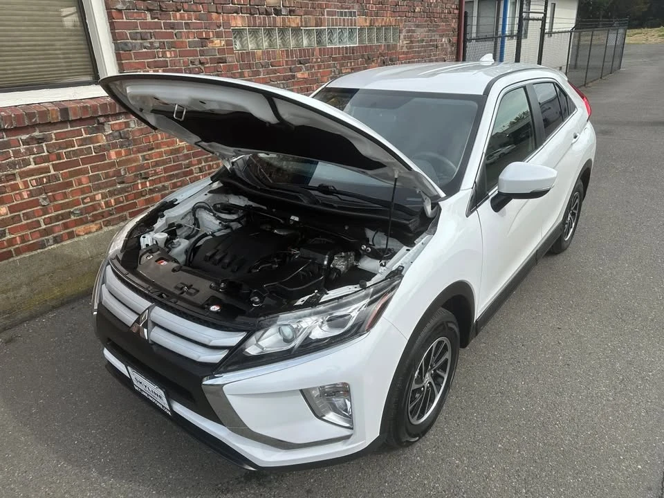 2020 Mitsubishi Eclipse Cross - Image 10 of 17