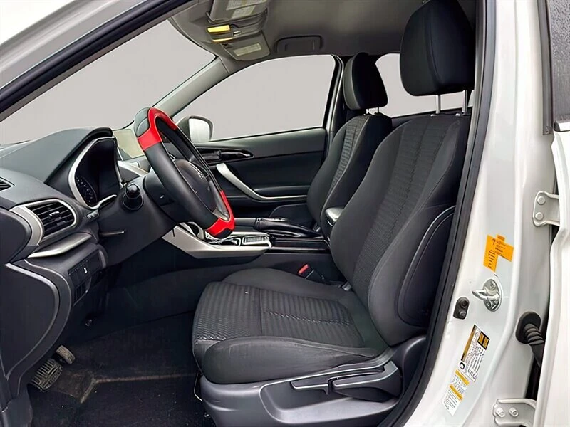 2020 Mitsubishi Eclipse Cross - Image 9 of 15