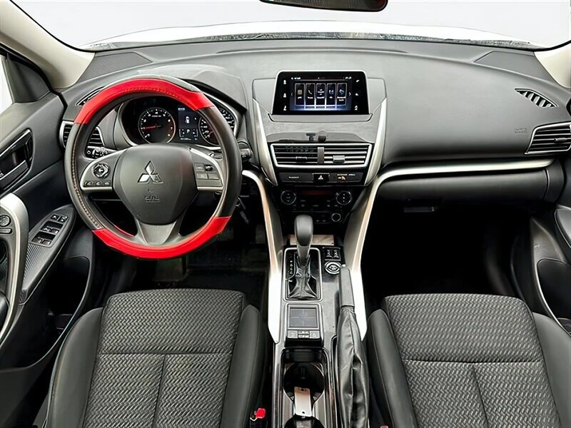 2020 Mitsubishi Eclipse Cross - Image 10 of 15