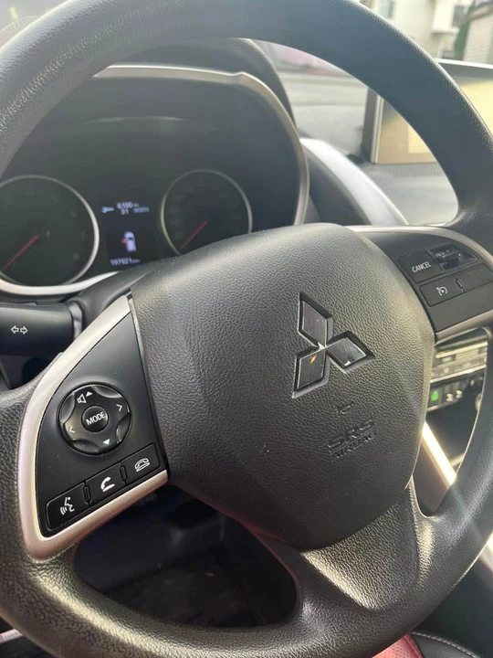 2020 Mitsubishi Eclipse Cross - Image 9 of 12