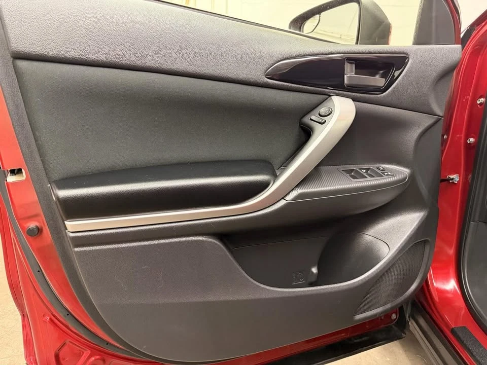 2020 Mitsubishi Eclipse Cross - Image 11 of 20