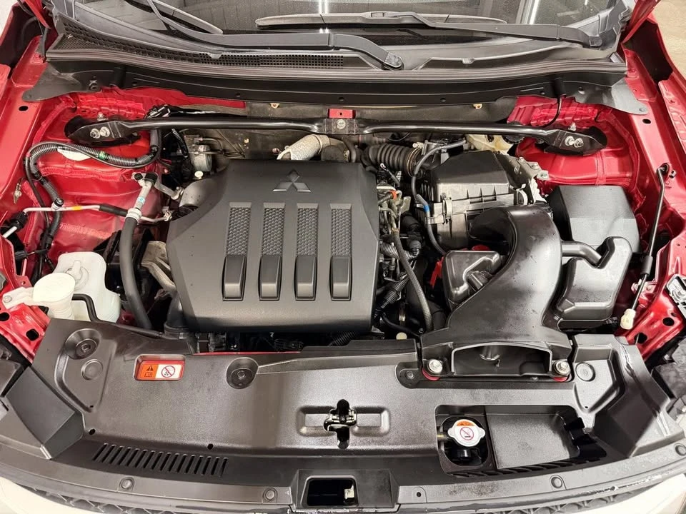 2020 Mitsubishi Eclipse Cross - Image 9 of 20