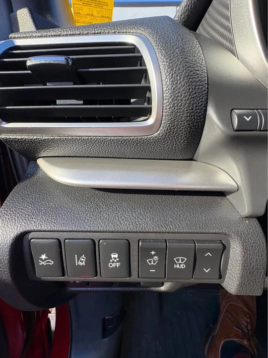 2020 Mitsubishi Eclipse Cross - Image 8 of 11