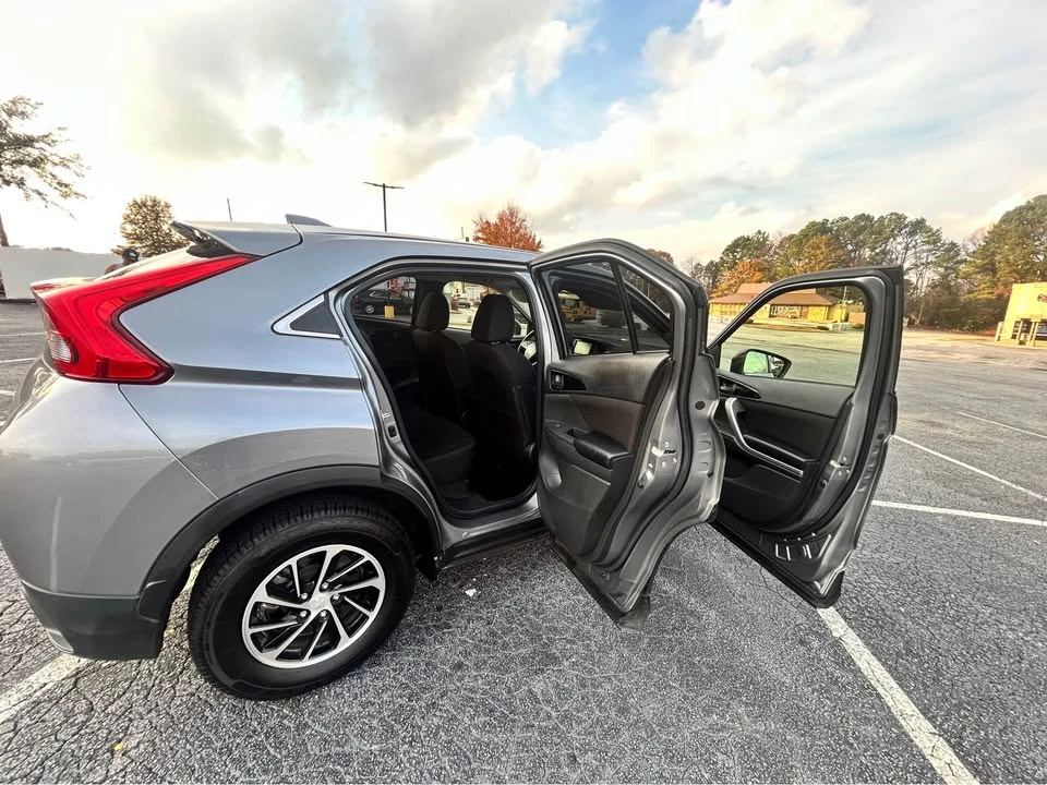 2020 Mitsubishi Eclipse Cross - Image 4 of 9