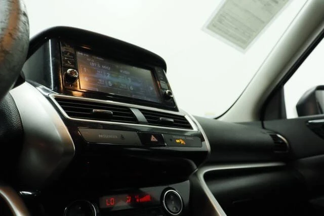 2020 Mitsubishi Eclipse Cross - Image 11 of 21