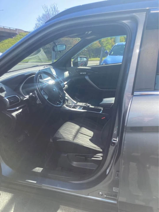 2020 Mitsubishi Eclipse Cross - Image 9 of 13