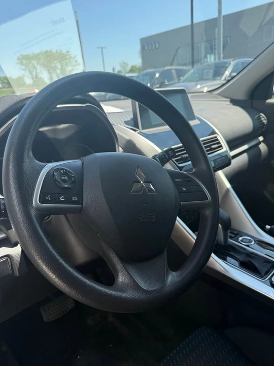 2020 Mitsubishi Eclipse Cross - Image 4 of 8