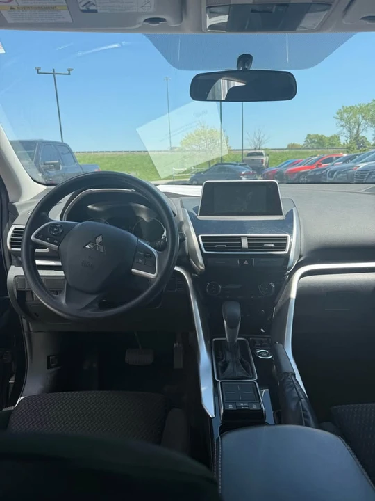 2020 Mitsubishi Eclipse Cross - Image 2 of 8