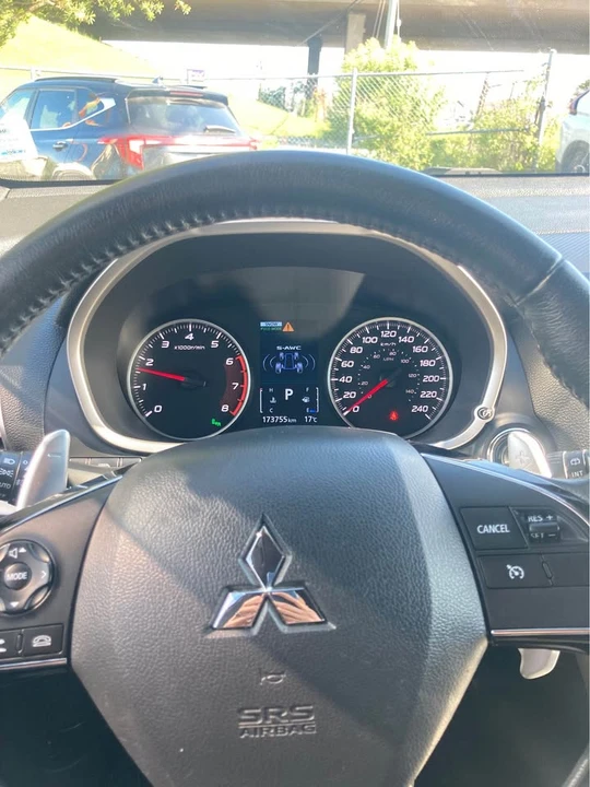 2020 Mitsubishi Eclipse Cross - Image 4 of 13