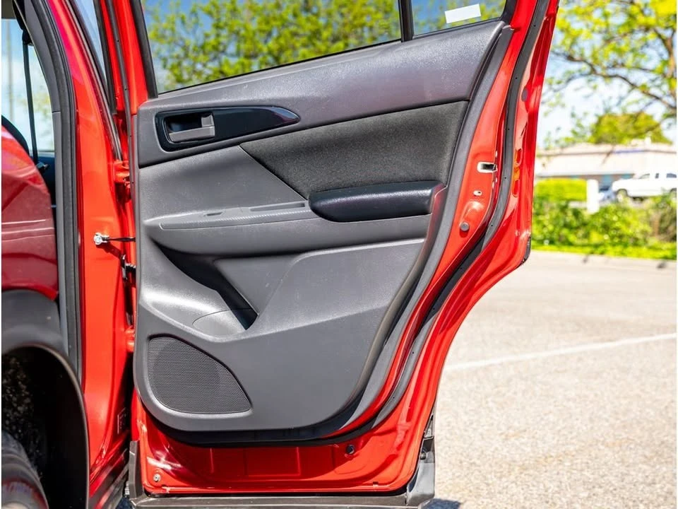 2020 Mitsubishi Eclipse Cross - Image 17 of 19