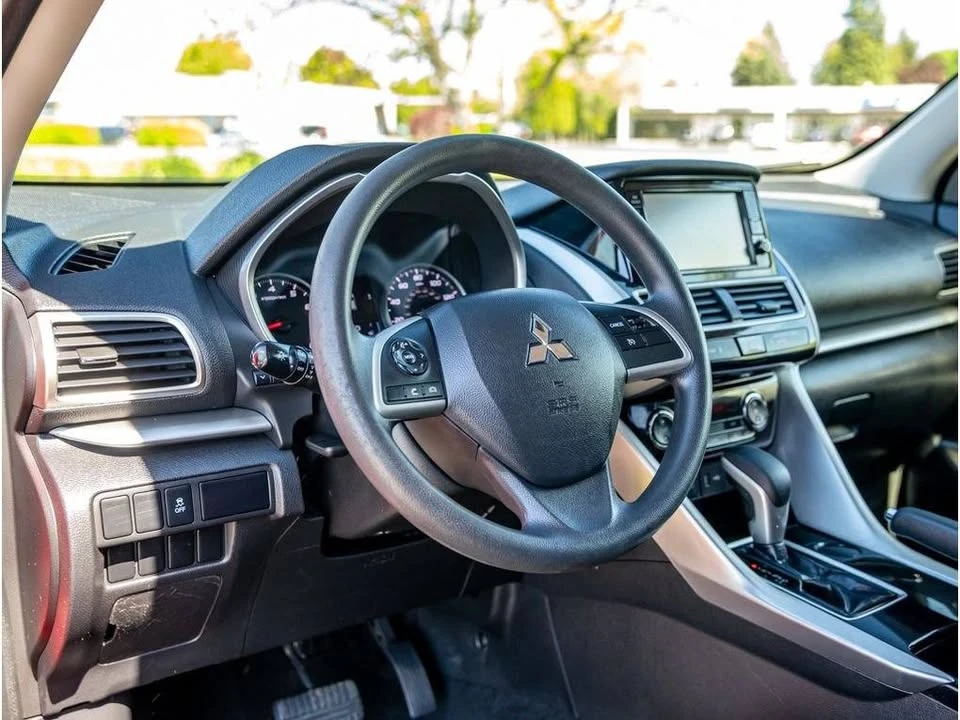 2020 Mitsubishi Eclipse Cross - Image 13 of 19