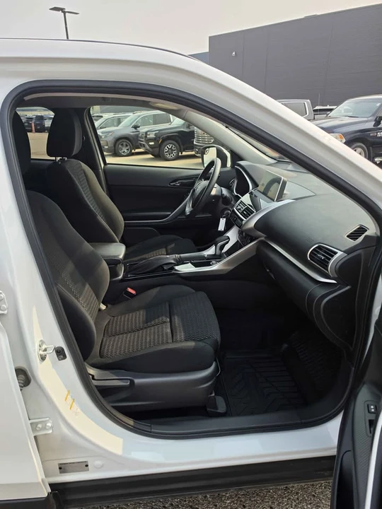 2020 Mitsubishi Eclipse Cross - Image 7 of 9